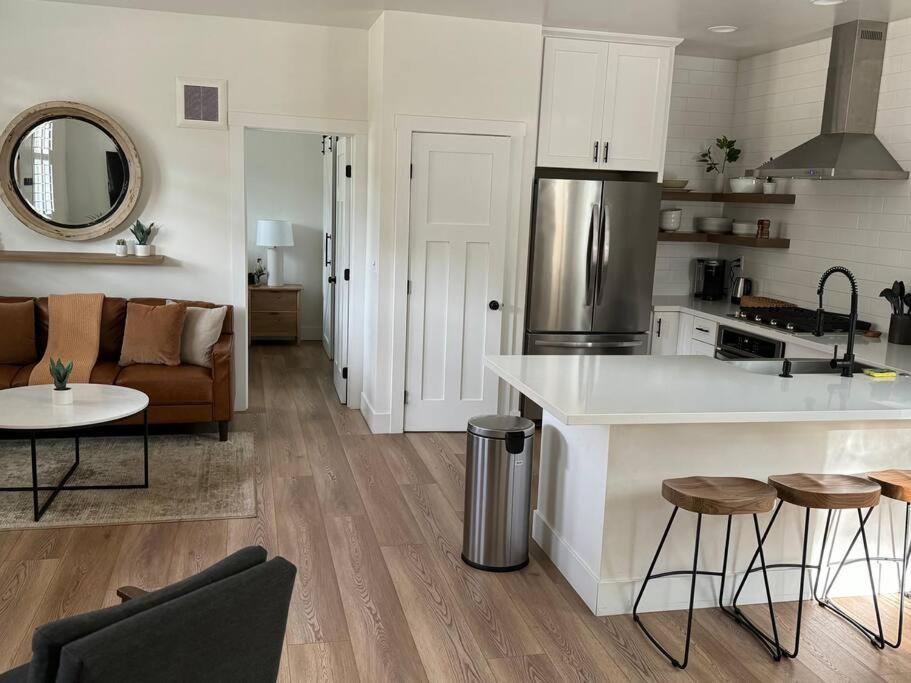 Soleil Luna 2 Miles From Sequoia Park Entrance Villa *
